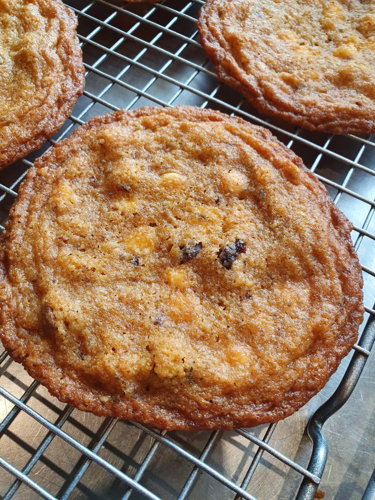 Cookies med lakrids,nødder, chili og tranebær