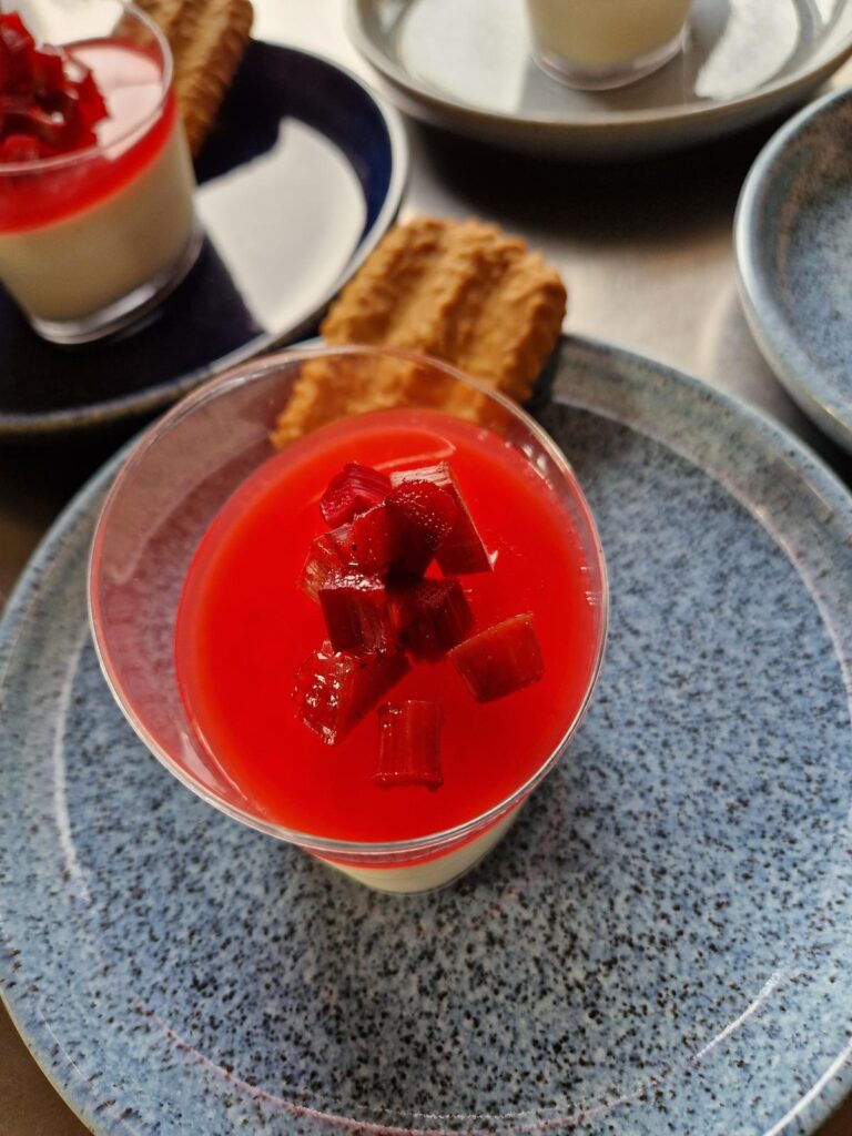 Panna Cotta m. rabarber TM6